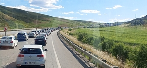Trabzon'dan batıya dönüş kabusu: Ankara ve İzmir yolları tamamen kilitlendi