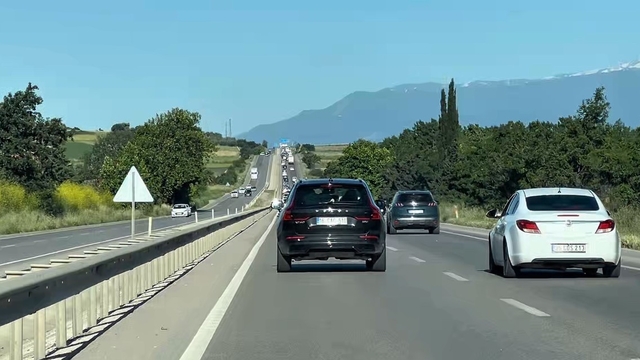 Dönüş yoğunluğu başladı, Bursa yolunda uzun kuyruklar oluştu