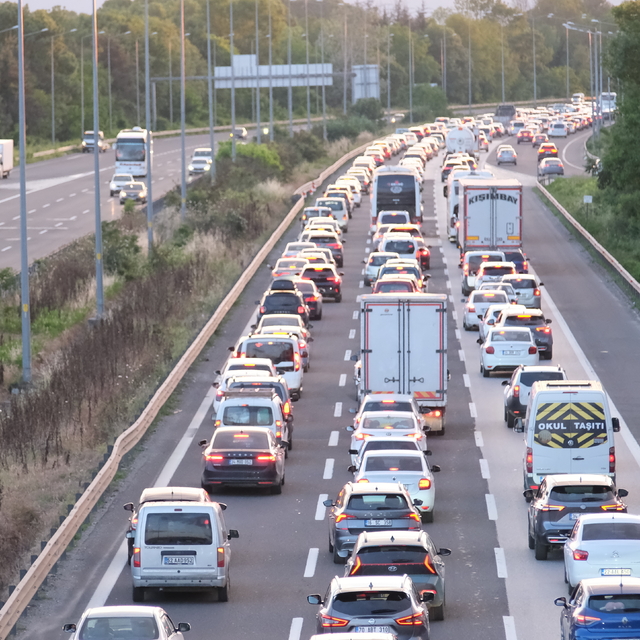 Anadolu Otoyolu Düzce geçişinde trafik durma noktasında