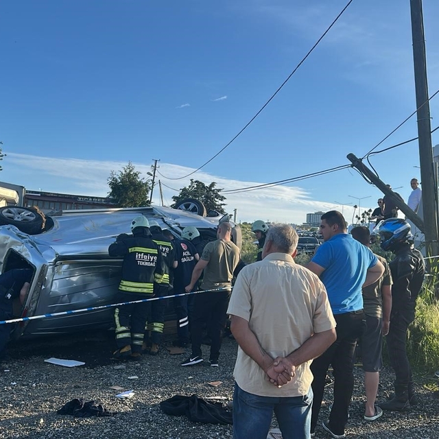 Tekirdağ'da midibüs ile panelvan çarpıştı: 1 ölü, 8 yaralı