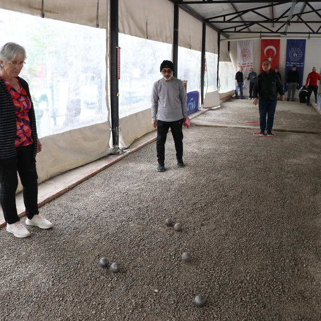 Emeklilikte başladıkları bocceyle Türkiye şampiyonalarında yarışıyorlar