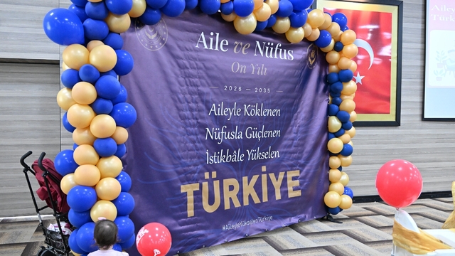 Manisa'da üç kuşak aynı sofrada buluştu