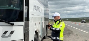 Kars'ta trafik denetimleri sürüyor