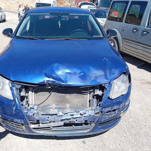 Hatay'da iki otomobilin karıştığı kazada 1 kişi yaralandı