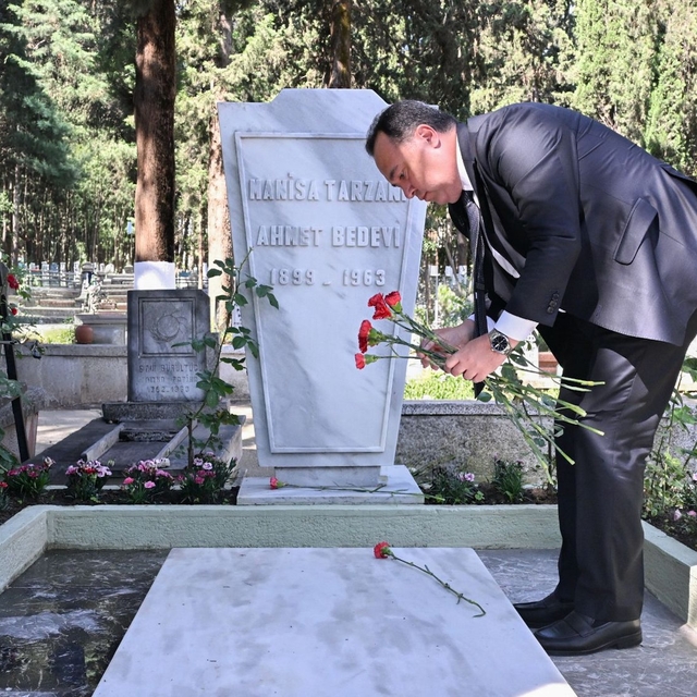 "Manisa Tarzanı" Ahmet Bedevi mezarı başında anıldı