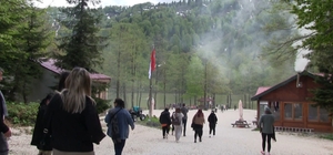 Karagöl, bayramda yerli ve yabancı turistleri ağırladı