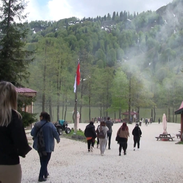 Karagöl, bayramda yerli ve yabancı turistleri ağırladı