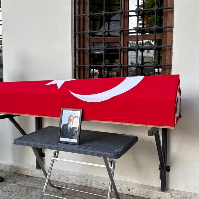 Kıbrıs gazisi Mehmet Özbek, Sakarya'da son yolculuğuna uğurlandı