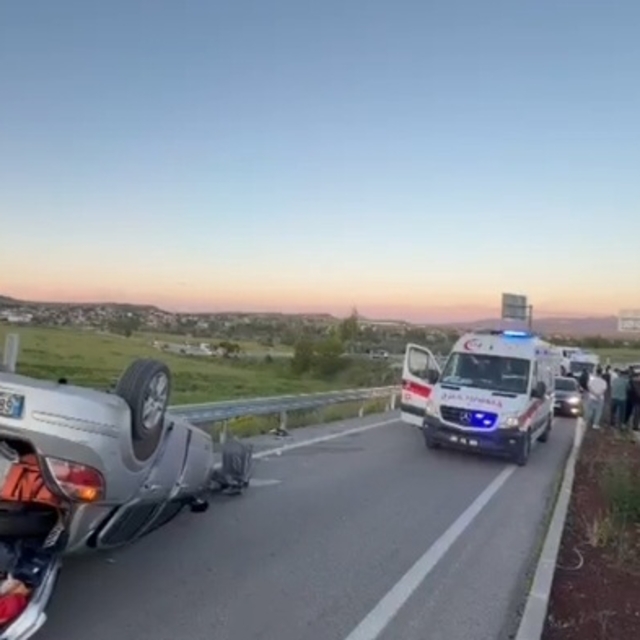 Piknikten dönen ailenin bulunduğu otomobil takla attı: 4'ü çocuk 7 yaralı