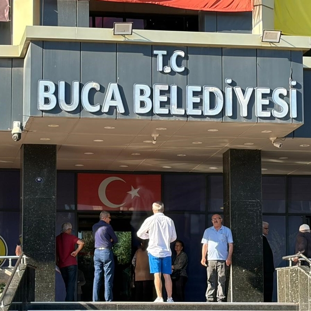 İzmir'de Buca Belediyesine dev yolsuzluk operasyonu: Başkan dahil 50 gözalt...