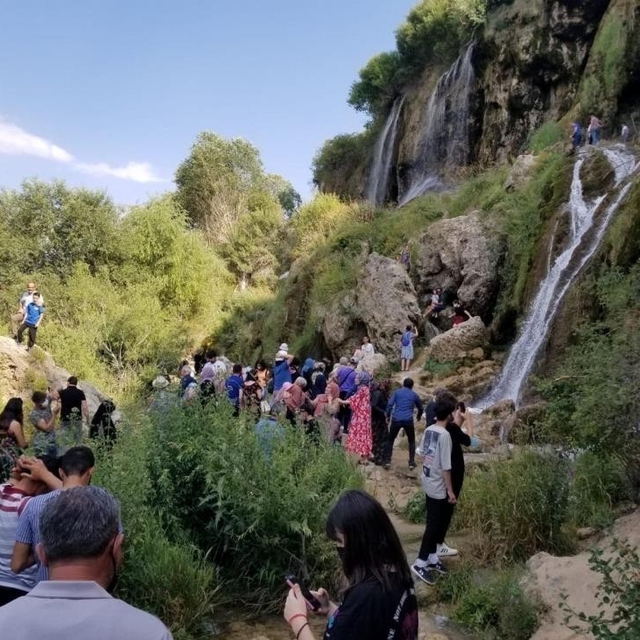 Girlevik Şelalesi bayramda ziyaretçi akınına uğradı