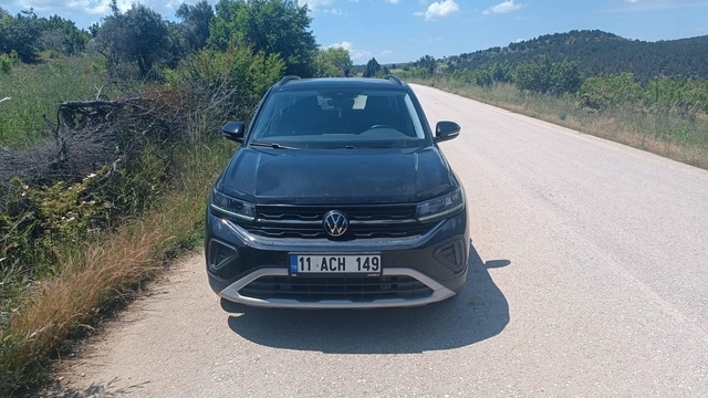 Bilecik'te otomobilin çarptığı çocuk ağır yaralandı