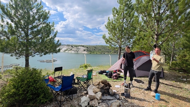 Kütahya Çavdarhisar'da karavan ve kamp turizmine yeni yatırım Baraj manzaralı karavan ve çadır kamp alanları