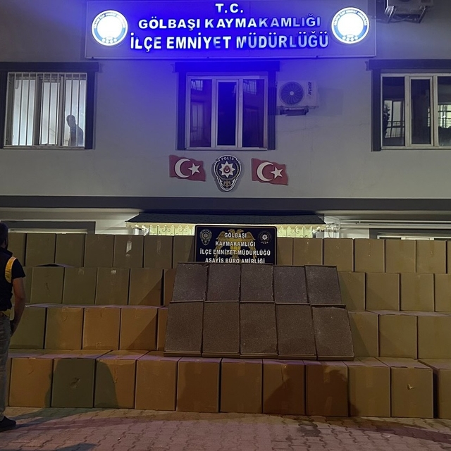 Durdurulan araçtan 600 bin paket bandrolsüz sigara çıktı
