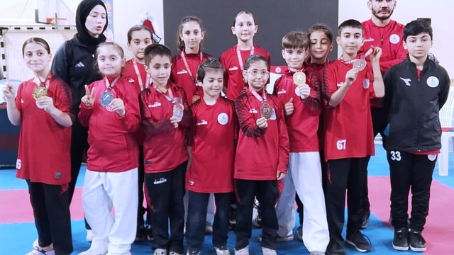 Körfezli karateciler İstanbul'dan 11 madalyayla döndü