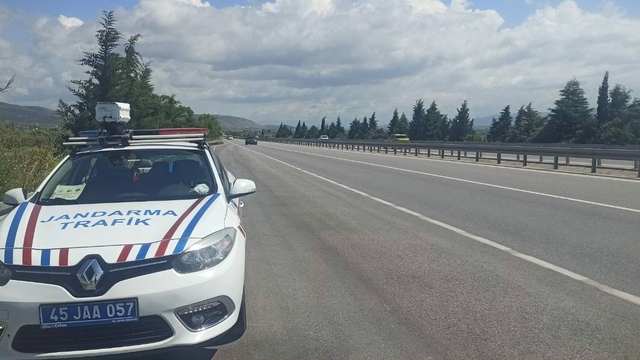 Jandarmanın sıkı denetimi sonuç verdi
Manisa'da Kurban Bayramı'nda bir önceki yıla göre yaralanmalı kazalar yüzde 42 azaldı