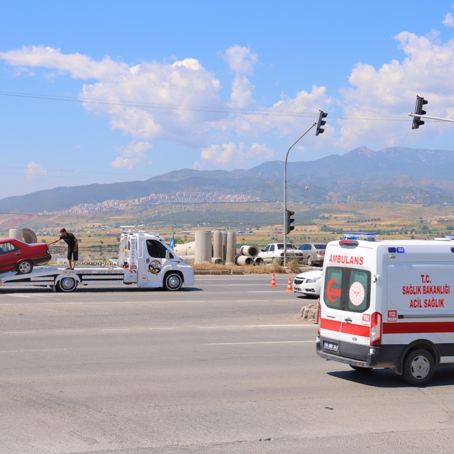 Kahramanmaraş'ta 2 farklı trafik kazasında 2 kişi yaralandı