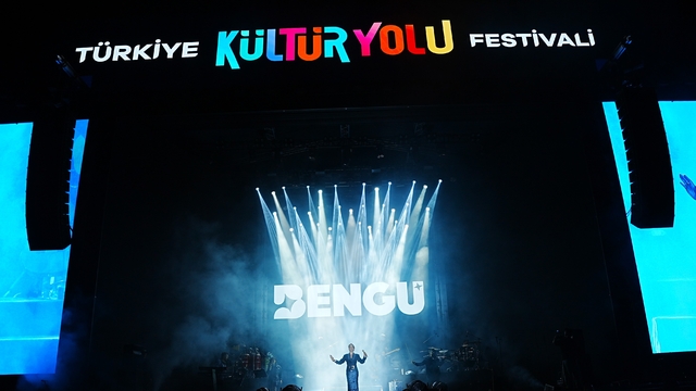 Bengü'den Manisa'da muhteşem gece