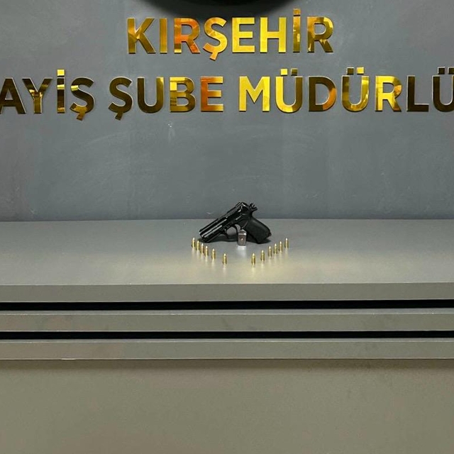 Kırşehir'de ruhsatsız tabanca ele geçirildi
