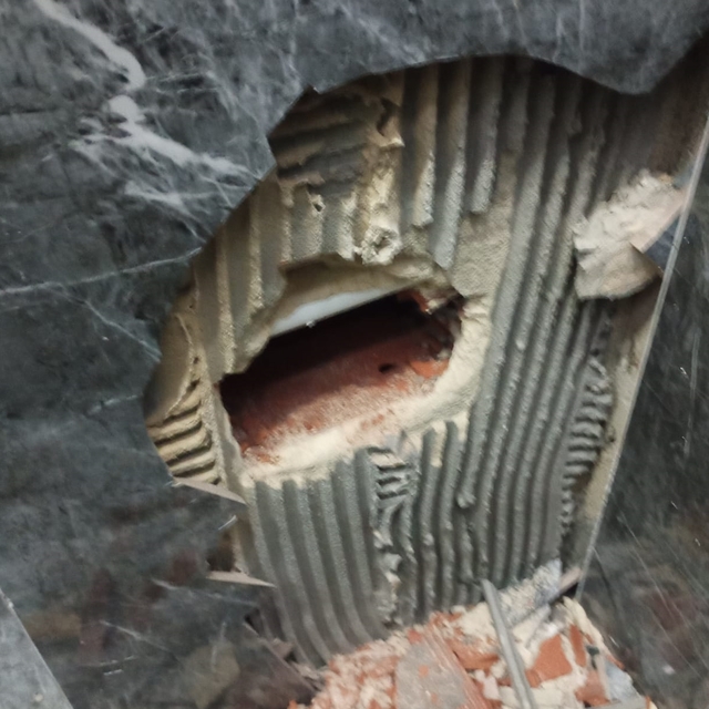 Yalova'da havalandırma boşluğunda sıkışan kedi yavrusu kurtarıldı