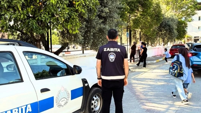 Germencik zabıtasının okul nöbeti sürüyor
Başkan Zencirci: "Uygulamamız eğitim sezonu bitene dek sürecek"