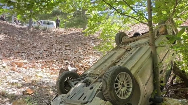 İslahiye'de devrilen otomobilin sürücüsü yaralandı