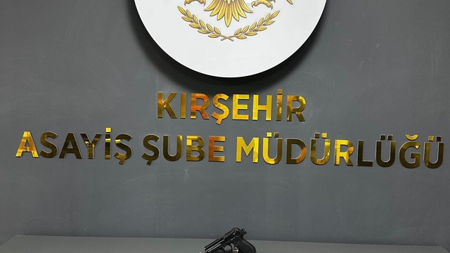 Kırşehir'de ruhsatsız tabanca ve fişek ele geçirildi