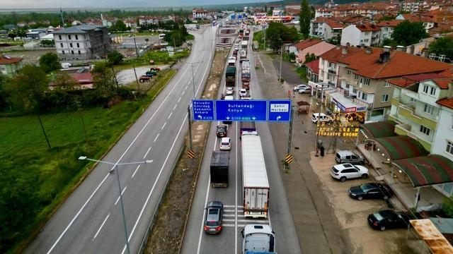 Bayram tatili boyunca Afyonkarahisar'dan yaklaşık 6 milyon araç geçiş yaptı