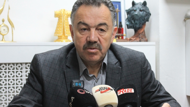 Sivasspor Divan Başkanı Ali Yavuz: "Başkanlık için isimler var"
"İsmet hoca için bu hafta karar verilecek"
"Herkesin desteğine ihtiyacımız var"