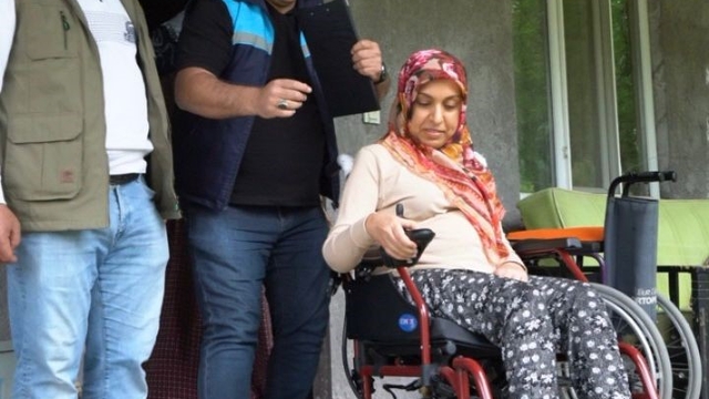 Büyükşehir Belediyesi'nden engelli bireylere akülü sandalye desteği
