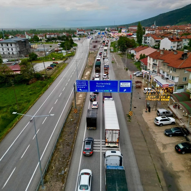 Bayram tatili boyunca Afyonkarahisar'dan yaklaşık 6 milyon araç geçiş yaptı