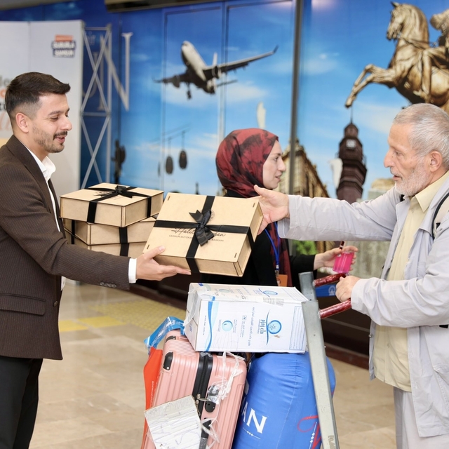 Hacılar Samsun'da dualarla karşılandı