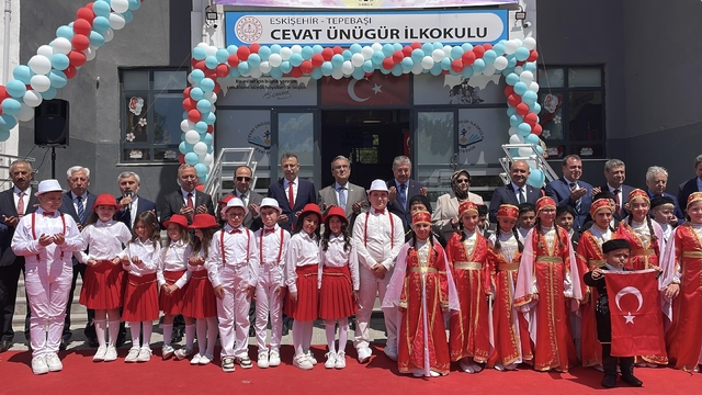 Eskişehir'de eğitime kazandırılan Cevat Ünügür İlkokulu törenle açıldı