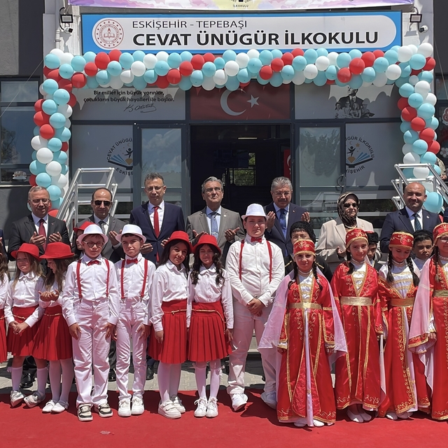 Eskişehir'de eğitime kazandırılan Cevat Ünügür İlkokulu törenle açıldı