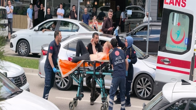 Bursa'daki bıçaklı 'yol verme' kavgasının 5 şüphelisi adliyede