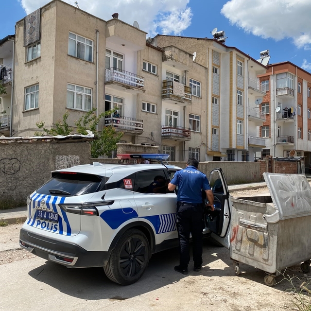 Elazığ'da 2'inci kattan düşen 5 yaşındaki çocuk yaralandı