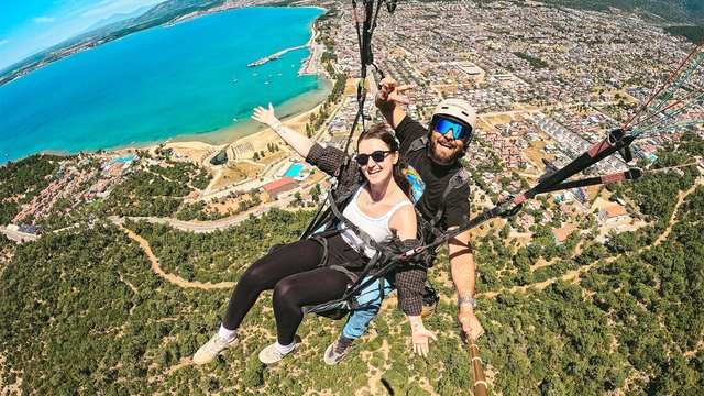 Didim'de gökyüzü rengarenk oldu, Havacılık Festivali yoğun ilgi gördü