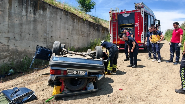 Tekirdağ'da otomobil menfeze uçtu: Sürücü hayatını kaybetti