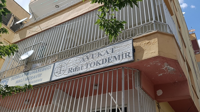 Şanlıurfa'da avukat ve mali müşavir kardeşlere silahlı saldırı
Yaralanan kardeşler hastaneye kaldırıldı