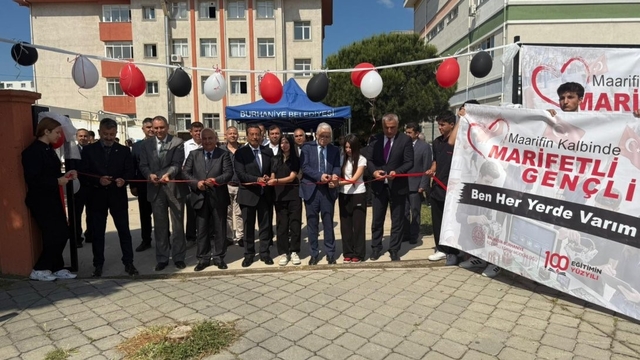 Burhaniye'de Teknoloji Tasarım ve Görsel Sanatlar Sergisi açıldı