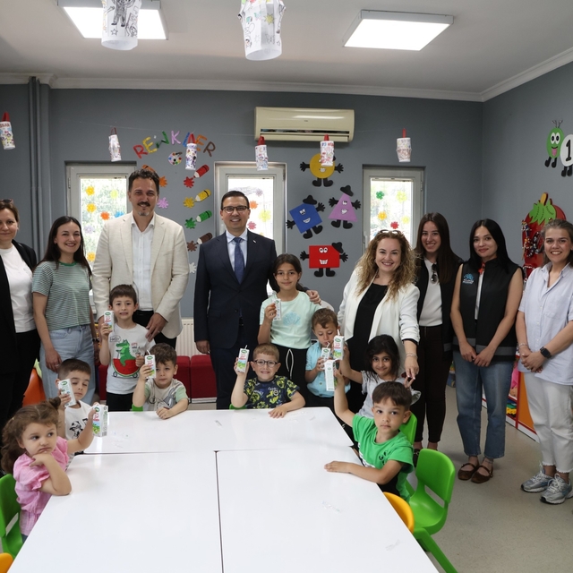 Nilüfer Belediyesi çocukların süt tüketimini destekliyor