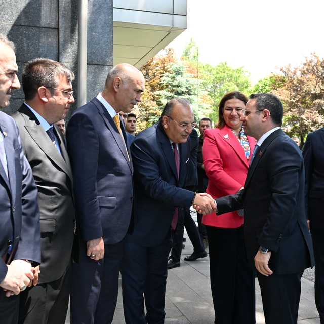 Adalet Bakanı Gürlek, Bakanlık personeli ve HSK üyeleriyle bayramlaştı