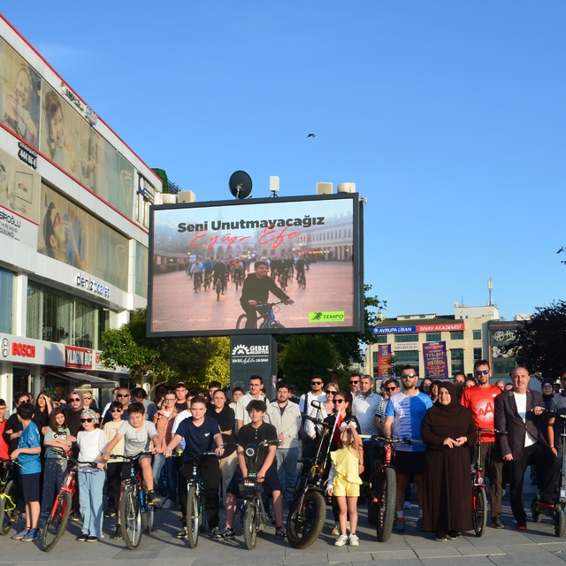 Kocaeli'de bisiklet tutkunu Eyüp Efe anısına pedal çevirdiler