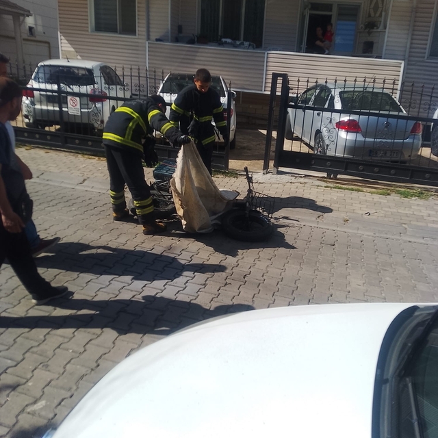 Lüleburgaz'da seyir halindeki elektrikli bisikletin pili patladı, sürücü ya...