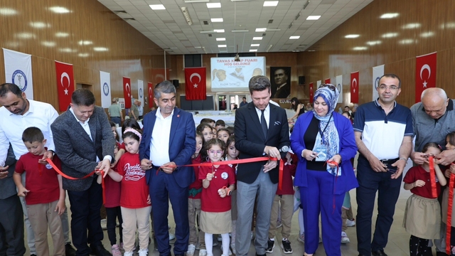 Tavas Kitap Fuarında 39 yazar ve şair okurlarıyla buluşuyor