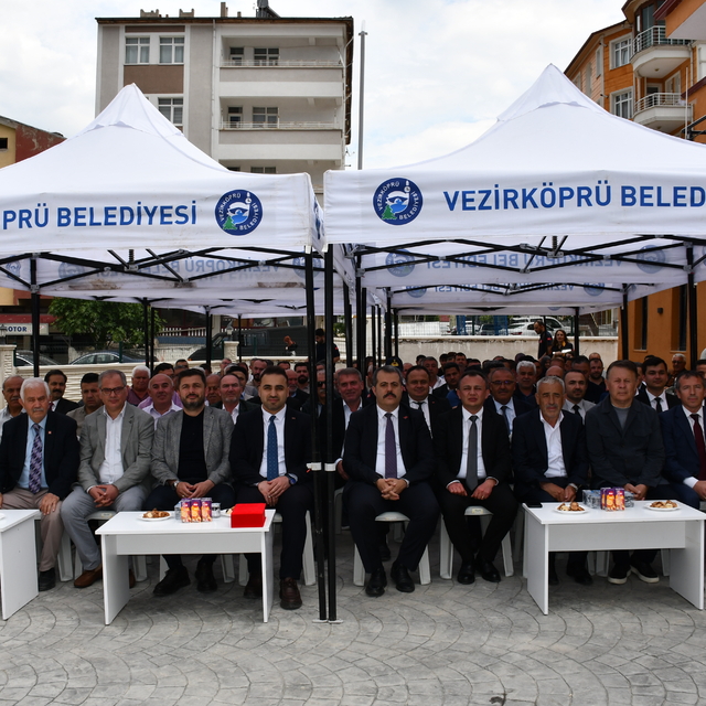 Vezirköprü'de hayırsever iş insanının yaptırdığı 112 Acil Sağlık Hizmetleri...