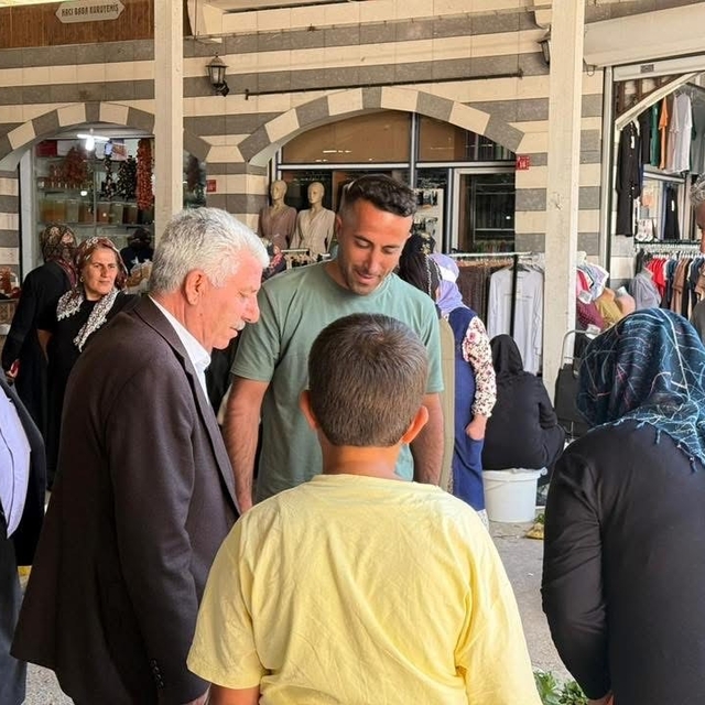 Başkan Karamehmetoğlu vatandaşlarla bir araya geldi