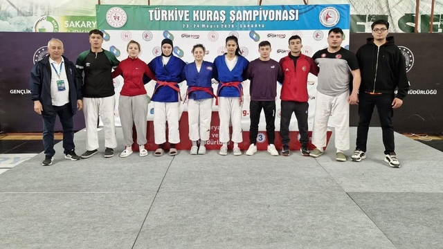 Kütahya Belediyespor'dan Türkiye Kuraş Şampiyonası'nda çifte başarı
