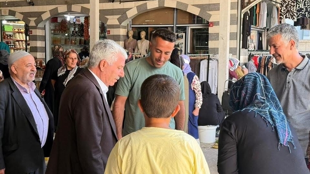 Başkan Karamehmetoğlu vatandaşlarla bir araya geldi