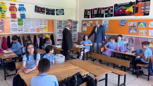 Kırklareli Milli Eğitim Müdürü Altınöz, okul ziyaretlerinde bulundu